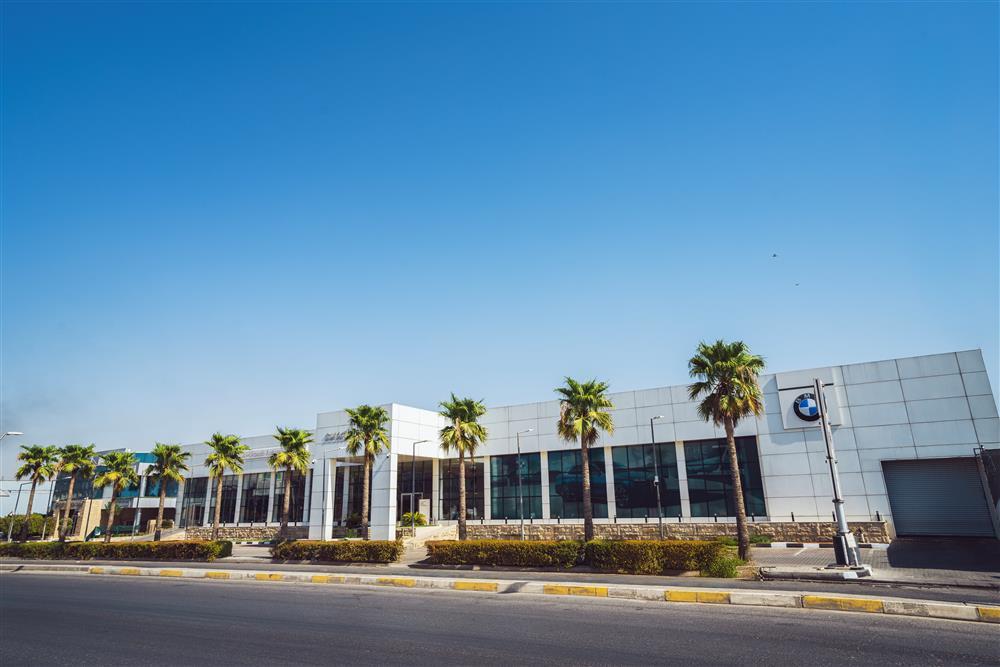 showroom-image